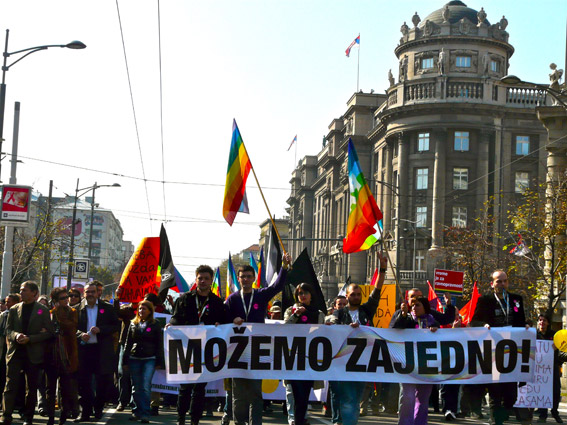 Durante la manifestazione del Gay Pride a Belgrado (foto Cecilia Ferrara)