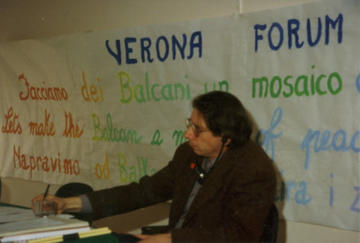 Alexander Langer al Verona Forum 1992 - Foto Fondazione Langer