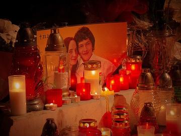 Memoriale dedicato a Ján Kuciak e Martina Kušnírová a Prešov (fonte: wikimedia) Memoriale dedicato a Ján Kuciak e Martina Kušnírová a Prešov (fonte: wikimedia)
