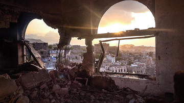 Taiz, Yemen, 2018 (© anasalhajj/Shutterstock)