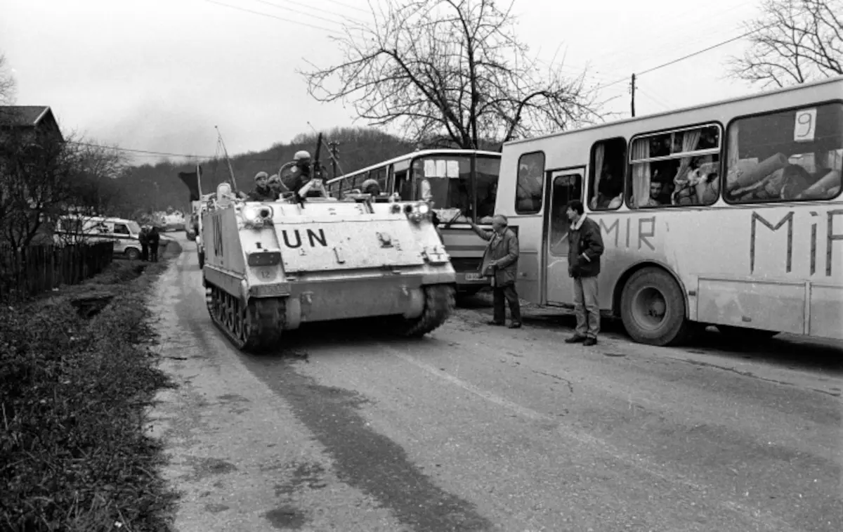 Dicembre 1992, Marcia dei 500 in colonna a Imotski © Foto Mario Boccia