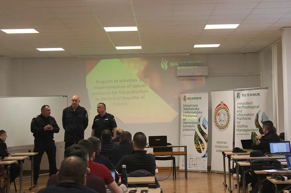 Croatian firefighters (photo © HVZ)