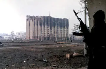 Palazzo del governo, Grozny, gennaio 1995 (Mikhail Evstafiev/wikimedia)