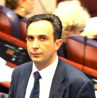 Shpend Ljushi, docente all'università di Tetovo, ritenuto vicino al Partito Democratico degli Albanesi (DPA). E' lui che ha rivelato i tre files dello scandalo (vest)