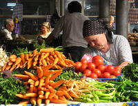 Un mercato a Gura Humorului, nel sud della Bucovina (Kate B Dixon / Flickr) Un mercato a Gura Humorului, nel sud della Bucovina (Kate B Dixon / Flickr)