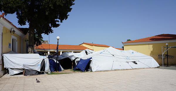 Il campo di Dipethe (foto D. Bettoni) Il campo di Dipethe (foto D. Bettoni)