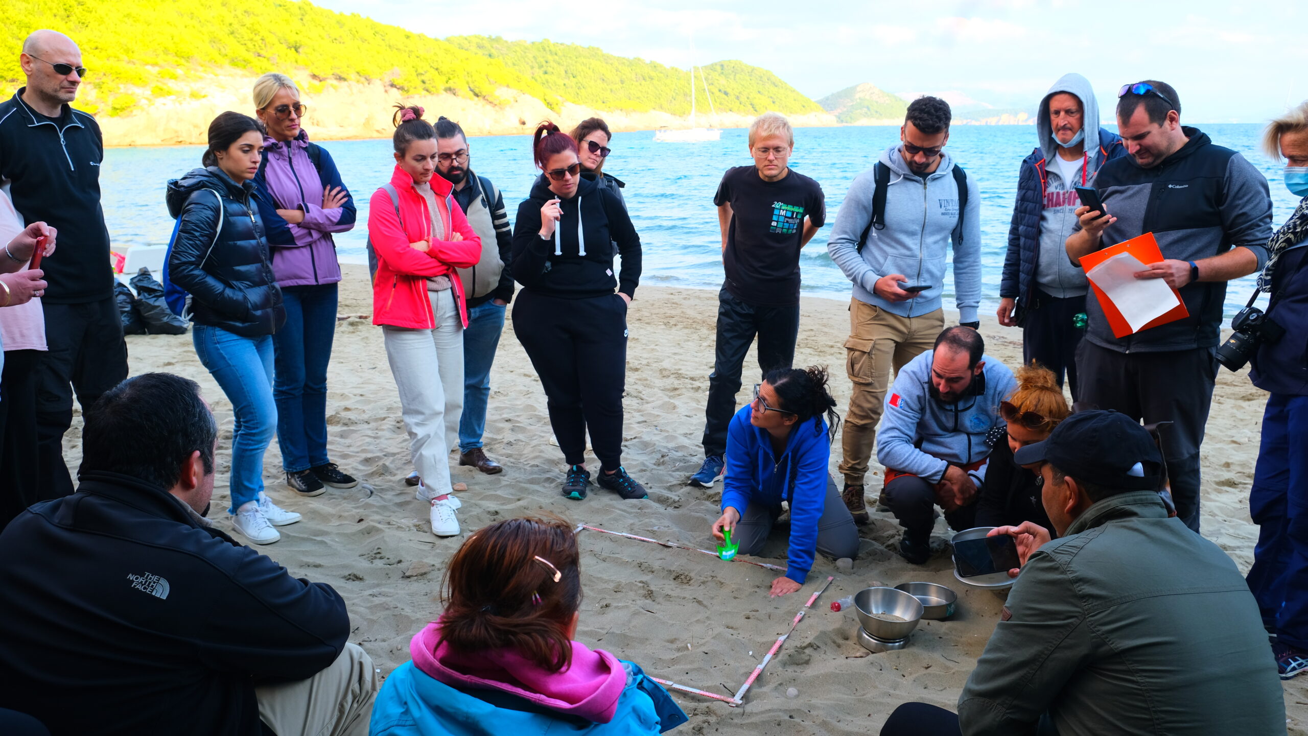 Durante alcune attività del progetto Plastic Busters MPAs - https://plasticbustersmpas.interreg-med.eu/ Durante alcune attività del progetto Plastic Busters MPAs - https://plasticbustersmpas.interreg-med.eu/