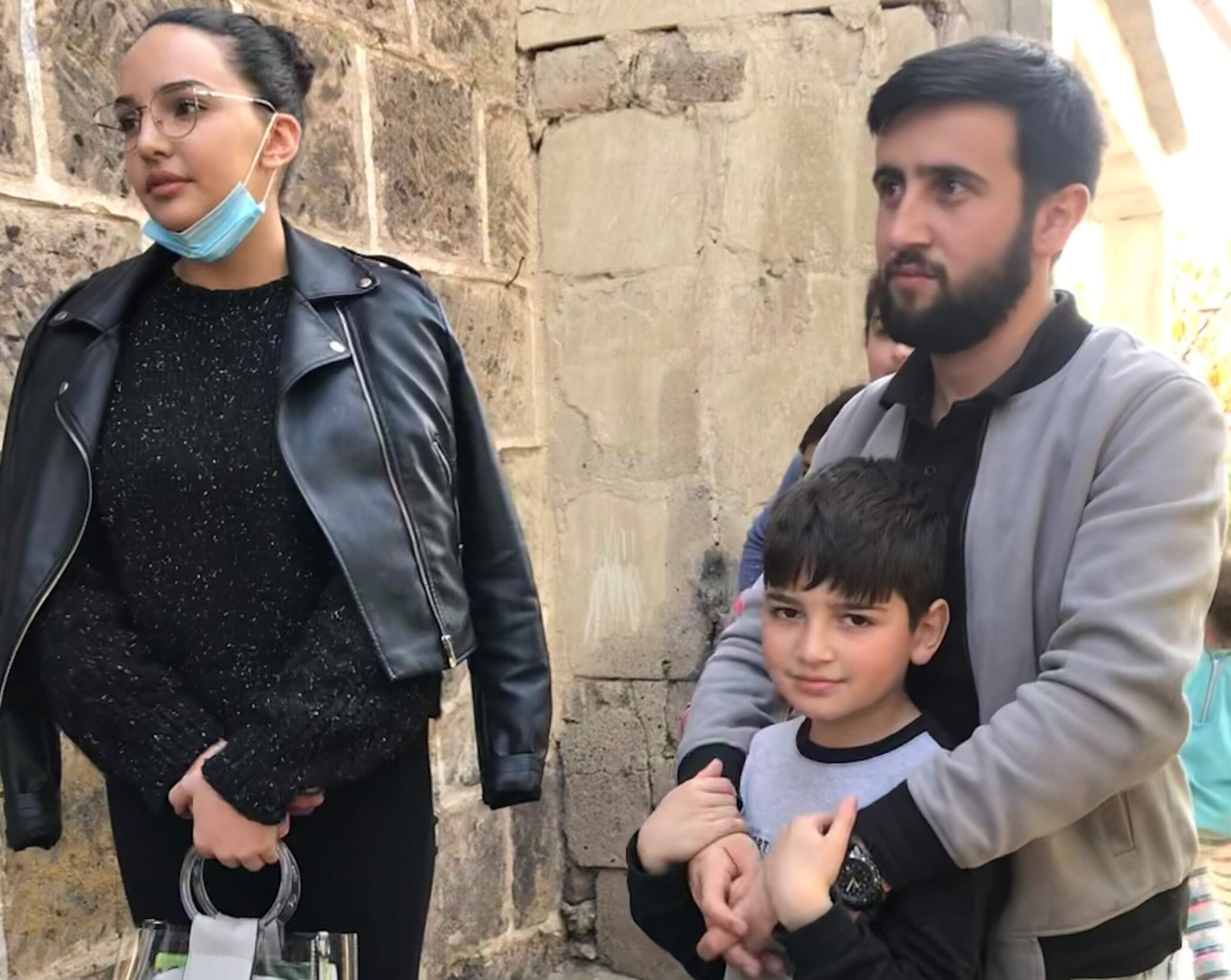 I volontari Marianna Torosyan e Artyom Ohanyan - Dvin Titizyan/OC Media