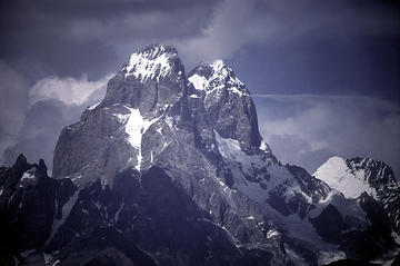 Il monte Ushba, nella regione georgiana di Svaneti (Foto John Town, Flickr) Il monte Ushba, nella regione georgiana di Svaneti (Foto John Town, Flickr)