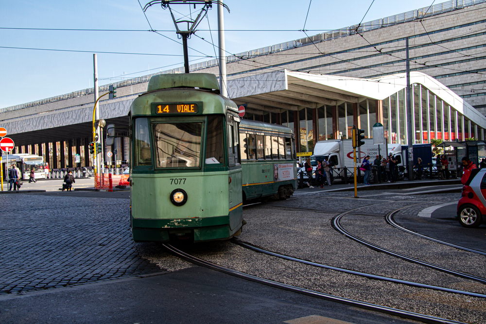 Il-tram-14-e-le-lingue-monche