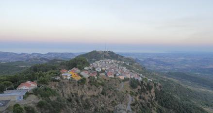 Immagine tratta da "Hora", su gentile concessione di Maria Alba e Graziana Saccente