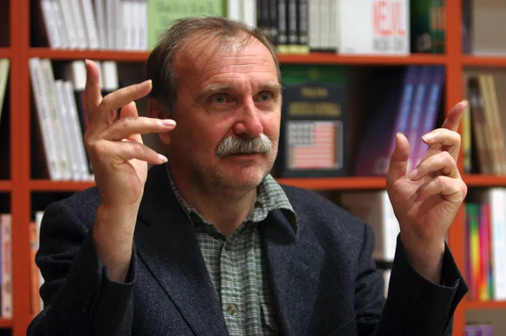 Karahasan-addio-al-filosofo-della-tolleranza