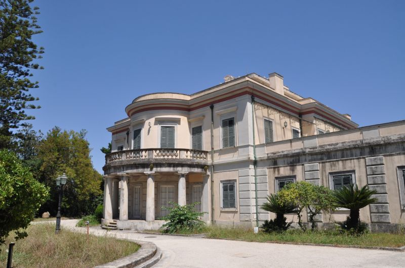 La villa di Mon Repos a Corfù, dove il principe Filippo nacque il 10 giugno 1921 La villa di Mon Repos a Corfù, dove il principe Filippo nacque il 10 giugno 1921