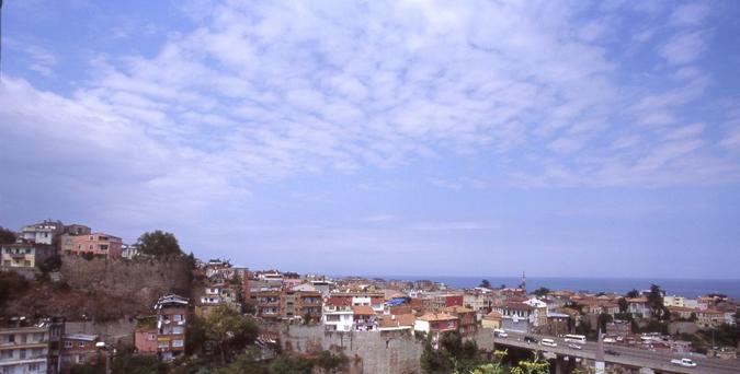 Lato orientale della 'trapeza' su cui sorse l'antica Trapezunte, oggi Trabzon, sulle sponde meridionali del Mar Nero- di Fabrizio Polacco Lato orientale della 'trapeza' su cui sorse l'antica Trapezunte, oggi Trabzon, sulle sponde meridionali del Mar Nero- di Fabrizio Polacco