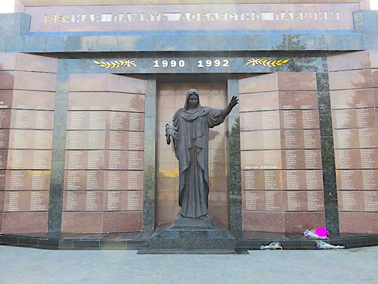 Memorial of Glory, monumento ai caduti del 1990 (Foto G. Verga) Memorial of Glory, monumento ai caduti del 1990 (Foto G. Verga)