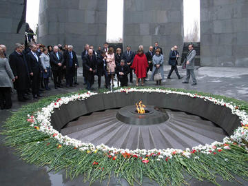 Memoriale di Yerevan (foto P. Bergamaschi) Memoriale di Yerevan (foto P. Bergamaschi)