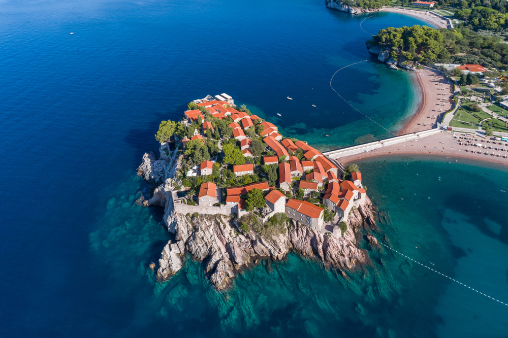 Montenegro-chi-sta-comprando-Sveti-Stefan-e-Milocer