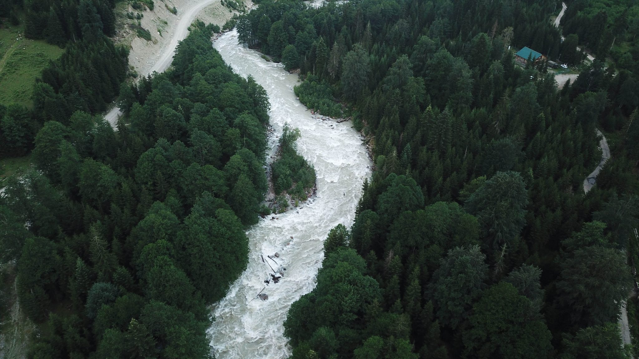 Il fiume Nenskra (Mariam Nikuradze/OC Media)