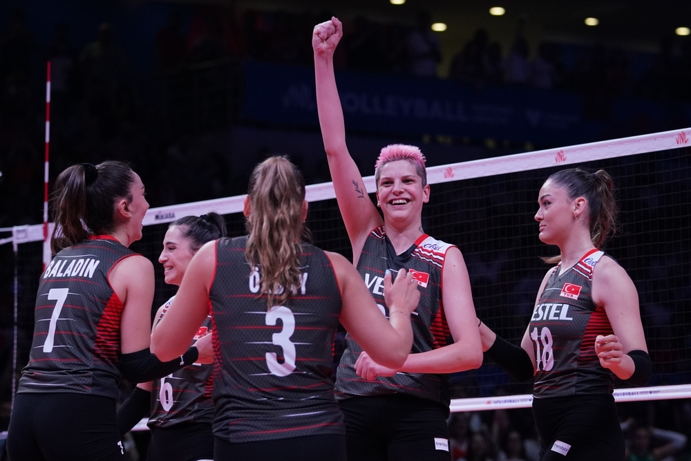 Pallavolo-femminile-turca-vittoria-nazionale-o-guerra-culturale