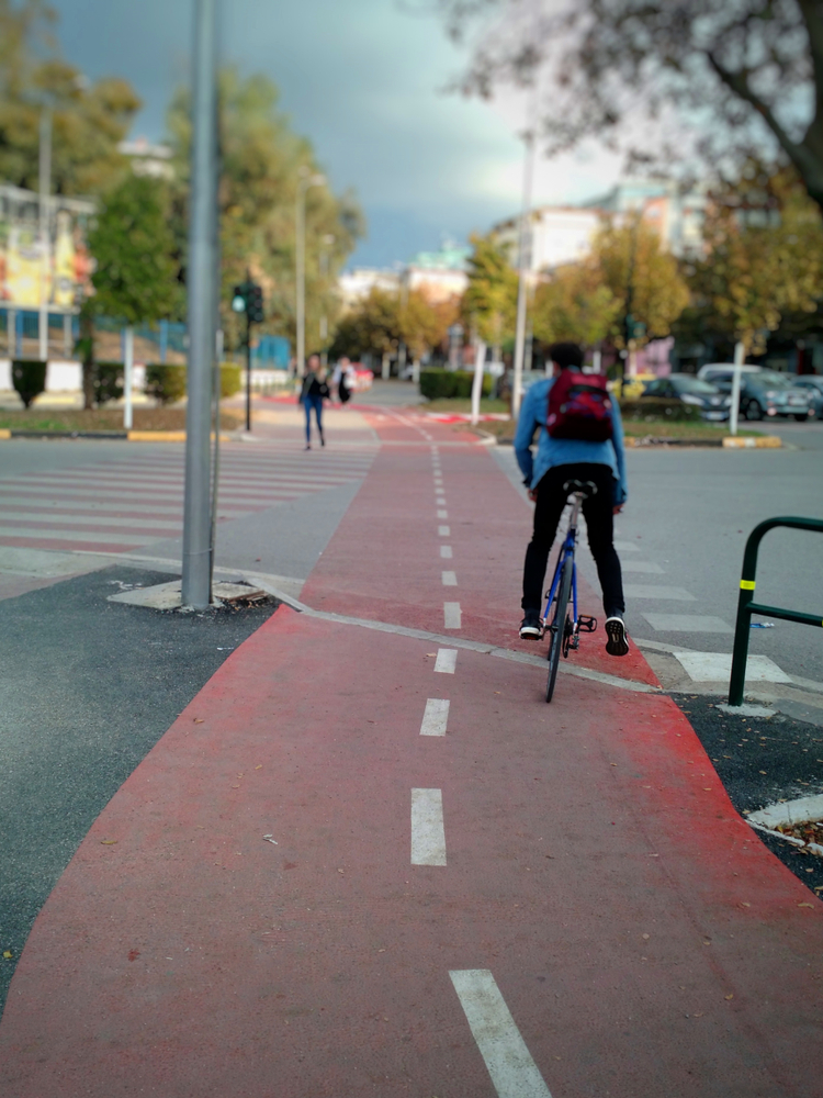 Pista ciclabile a Tirana, Albania - © Lumiere et compagnie/Shutterstock Pista ciclabile a Tirana, Albania - © Lumiere et compagnie/Shutterstock