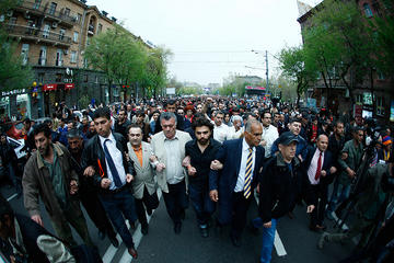 Raffi Hovanissian (with the yellow stripes tie) during the April 9 protests (PanARMENIAN Photos) Raffi Hovanissian (with the yellow stripes tie) during the April 9 protests (PanARMENIAN Photos)