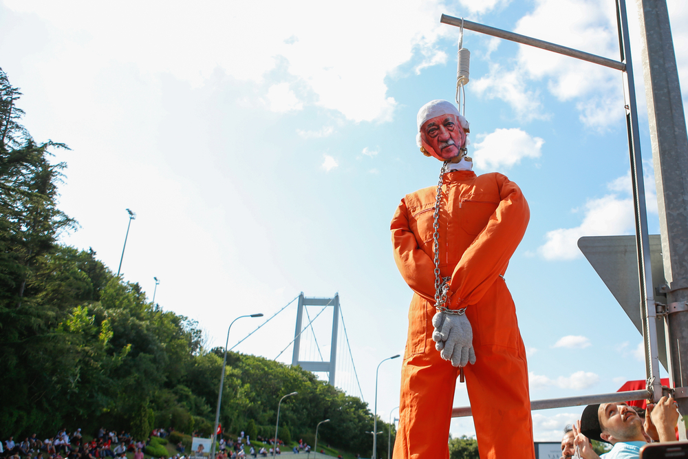 Turchia-caccia-ai-guelenisti-per-chiudere-un-era