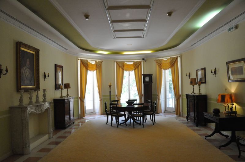 Un salone interno della villa di Mon Repos, a Corfù Un salone interno della villa di Mon Repos, a Corfù