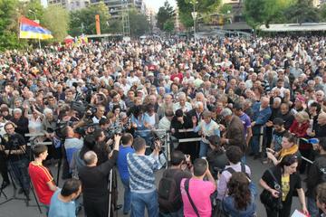 Yerevan, 8 maggio: manifestazione dell'ANC di contestazione del risultato elettorale (Foto Arman Veziryan)