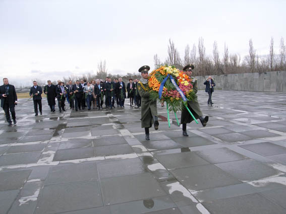 Yerevan - Memoriale (foto P. Bergamaschi) Yerevan - Memoriale (foto P. Bergamaschi)