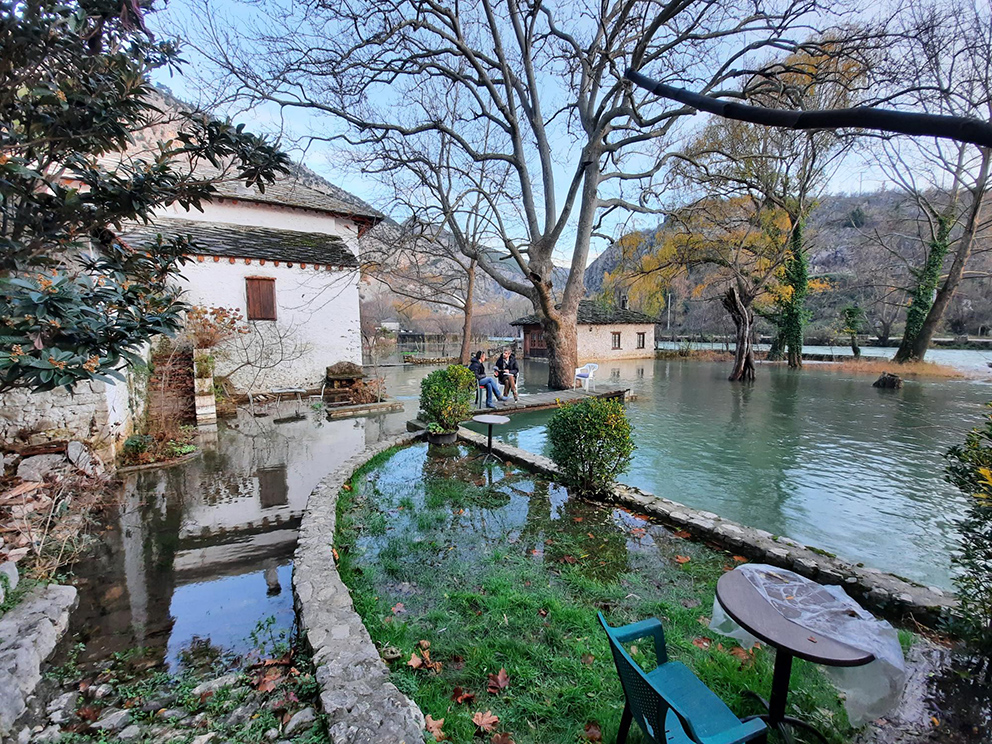 Blagaj sul fiume Buna, nella casa di Semir Velagić (foto G. Vale) Blagaj sul fiume Buna, nella casa di Semir Velagić (foto G. Vale)