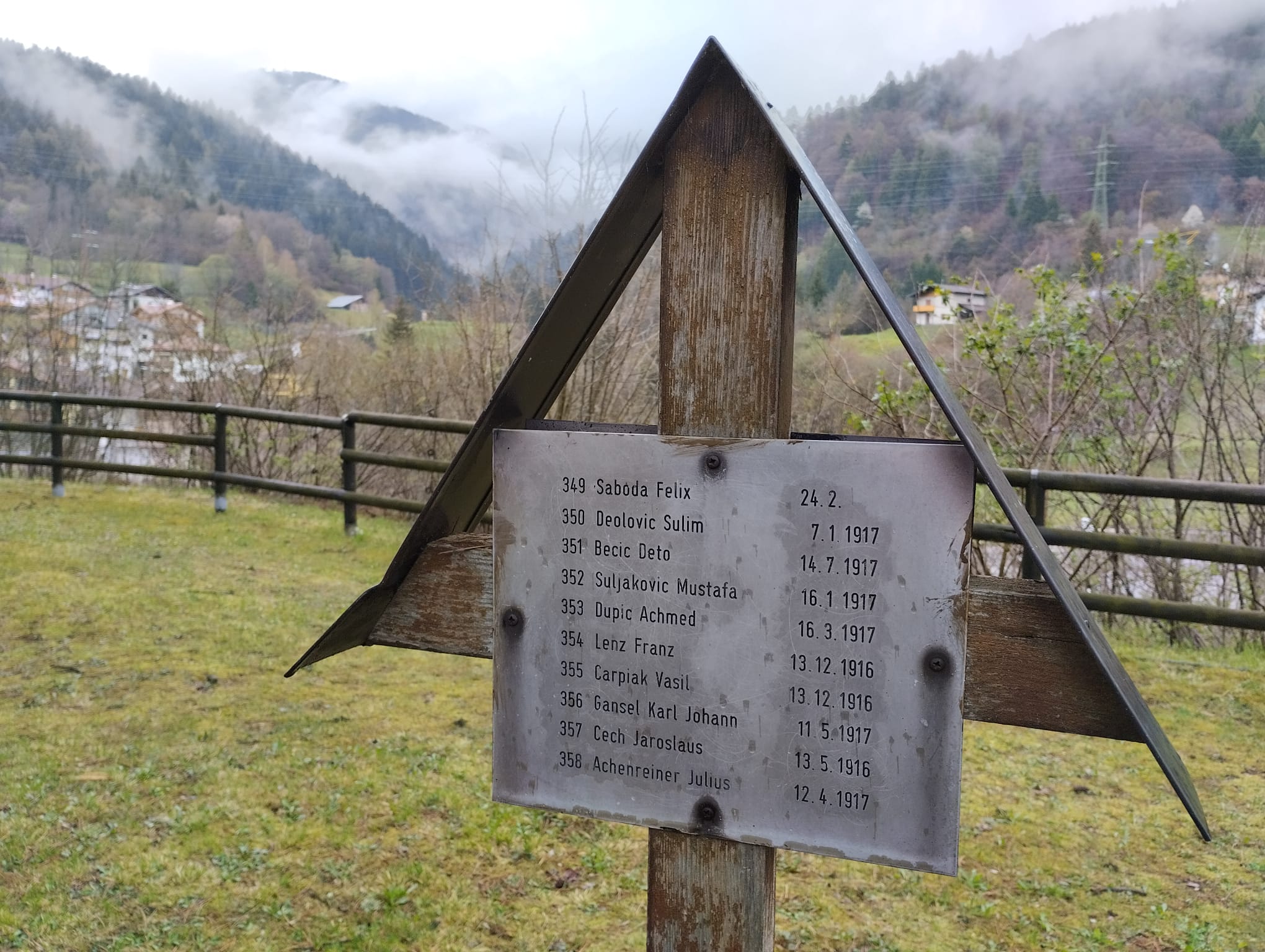 Cimitero di Bondo, Foto di Marco Abram Cimitero di Bondo, Foto di Marco Abram