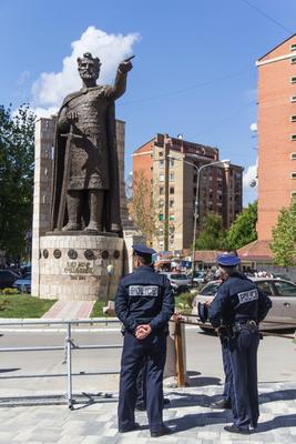 Statua di Lazar a Mitrovica (foto G. Vale) Statua di Lazar a Mitrovica (foto G. Vale)
