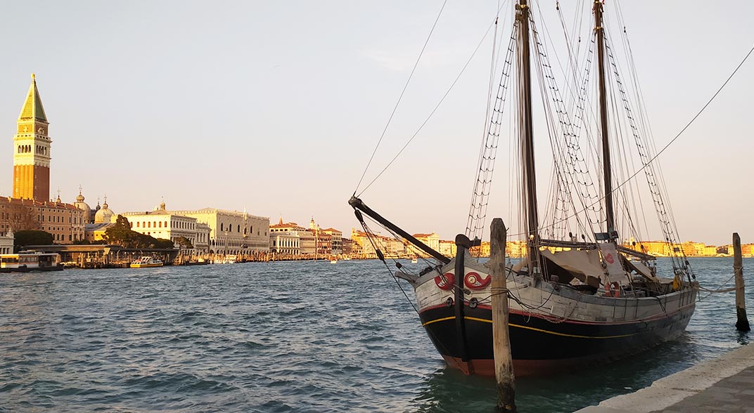 Trabaccolo, Canal Grande, Venezia (foto F. Fiori) Trabaccolo, Canal Grande, Venezia (foto F. Fiori)