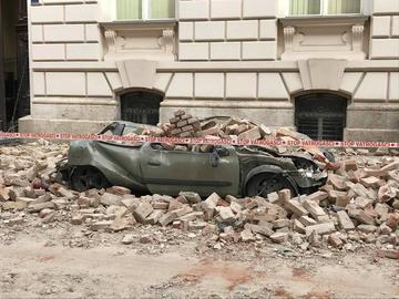 Zagabria dopo il terremoto (foto © Vjeran Pavlaković) Zagabria dopo il terremoto (foto © Vjeran Pavlaković)