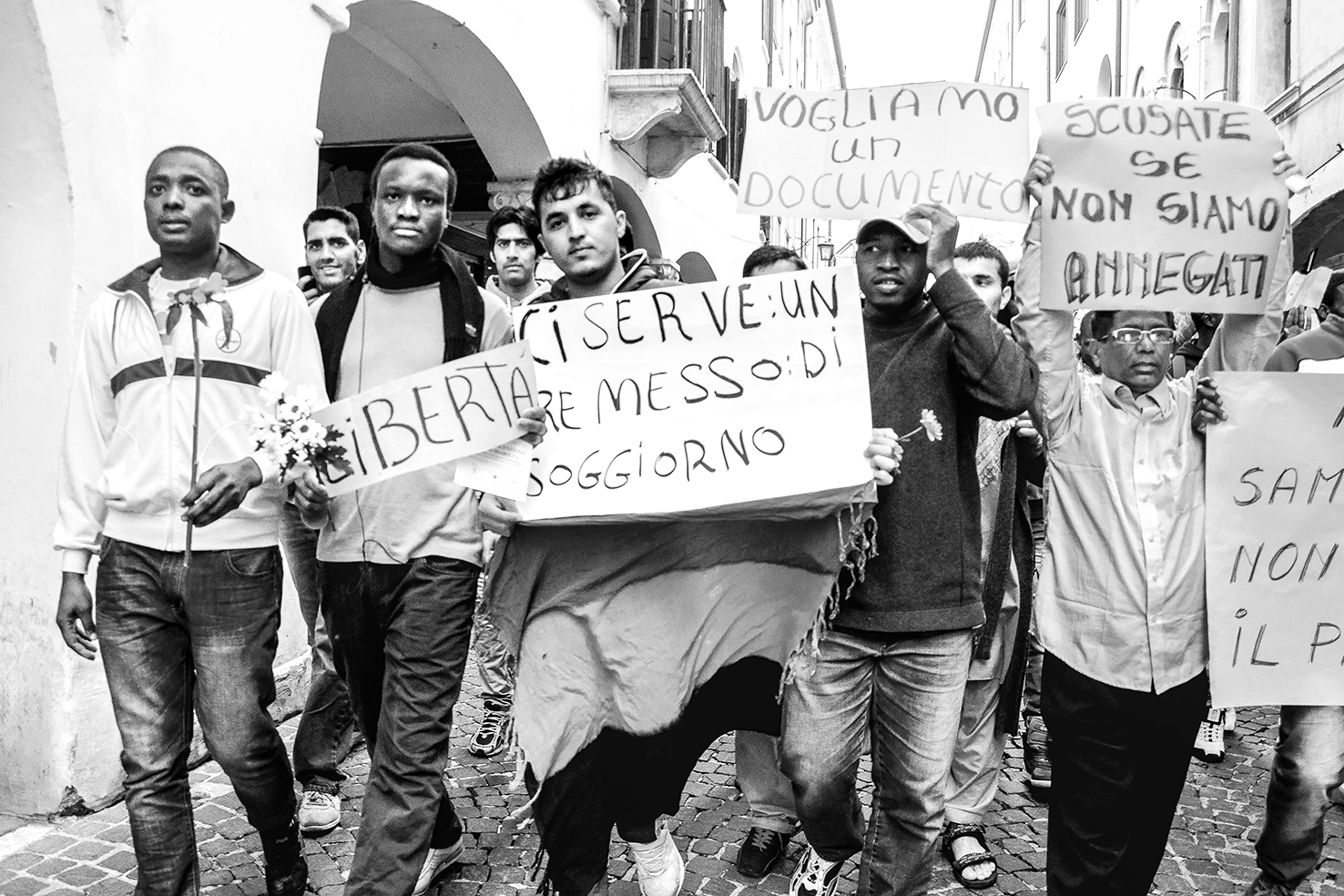 2015-2018-FVG-manifestazioni-di-protesta-e-solidarieta-per-tentare-di-rompere-il-silenzio-del-limbo-Italia