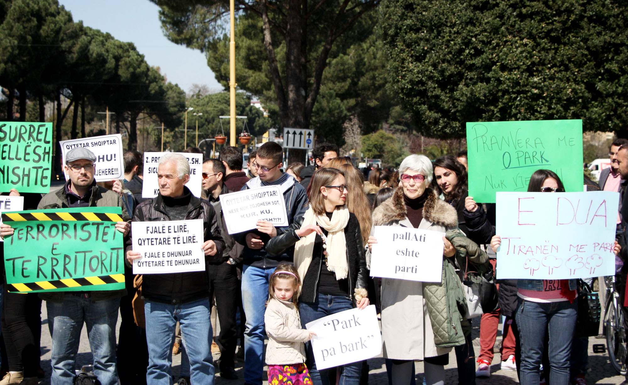 8.-ManifestazioneLOW