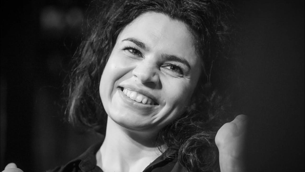 Alina-erban-la-prima-rom-decorata-dal-Presidente-romeno