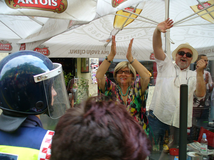 Applausi-per-i-manifestanti-dello-Zagreb-Pride