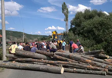 Barricades in Zubin Potok (Foto Tatjana Lazarević) Barricades in Zubin Potok (Foto Tatjana Lazarević)