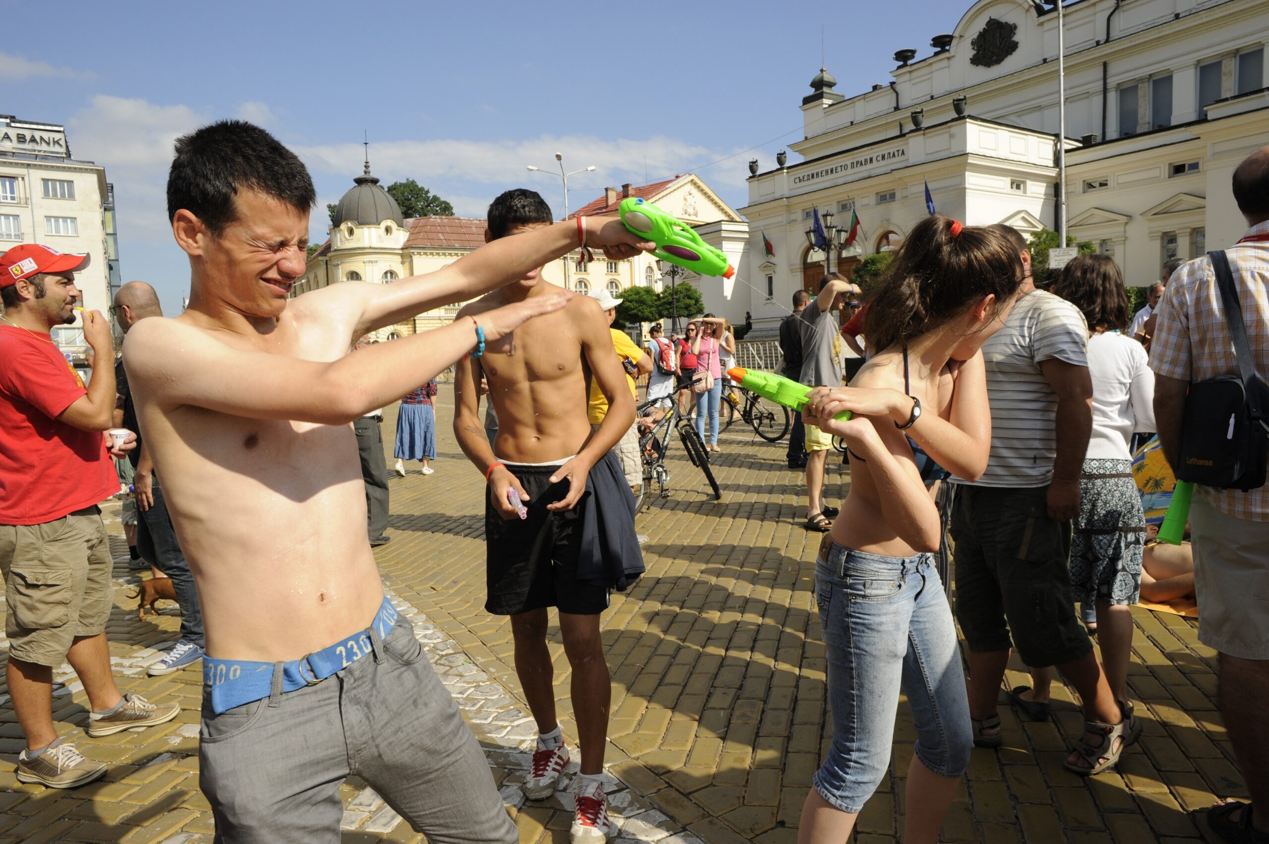 Bulgaria-proteste-balneari-di-fronte-al-parlamento-di-Sofia-9