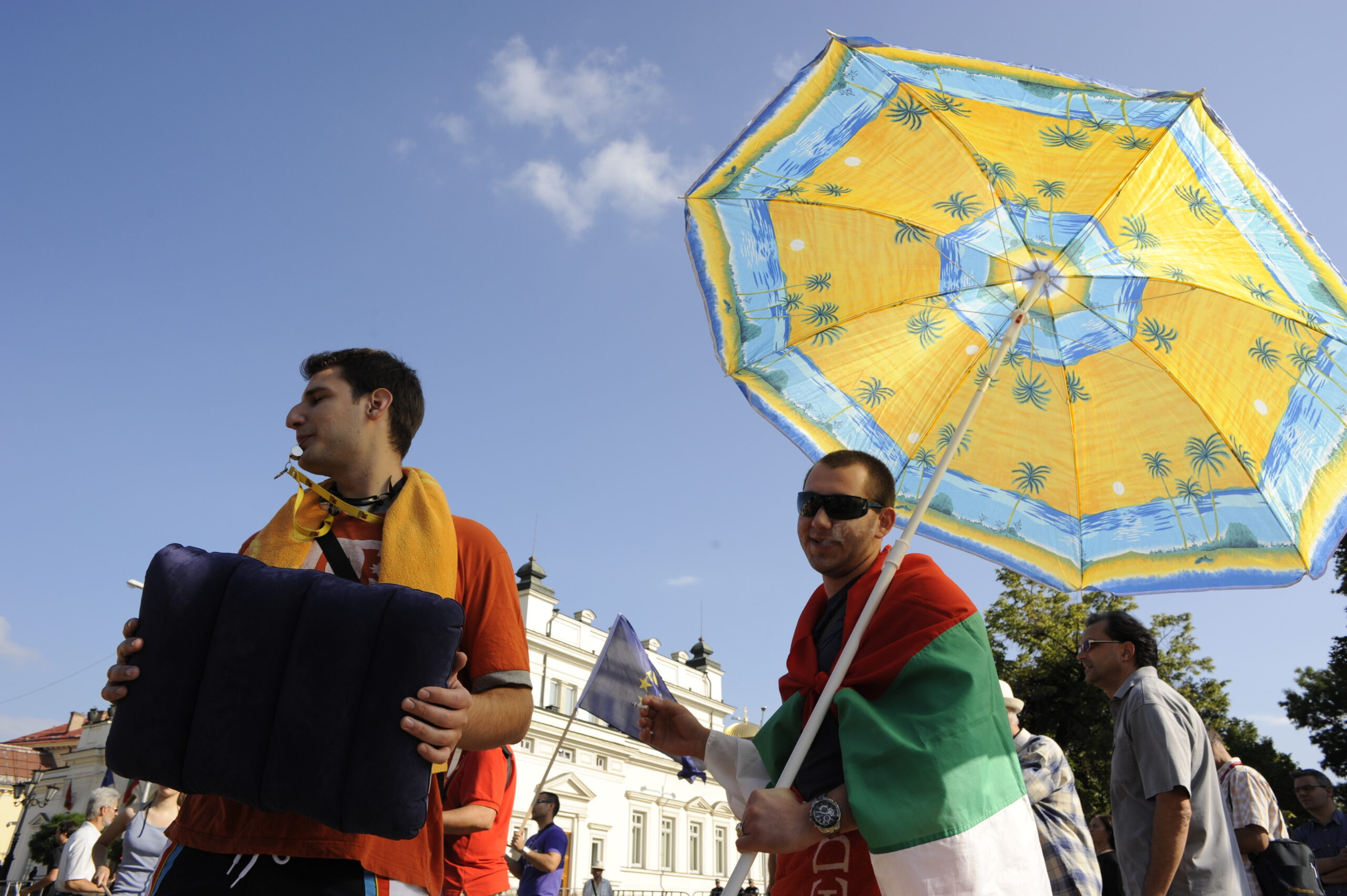 Bulgaria-proteste-balneari-di-fronte-al-parlamento-di-Sofia