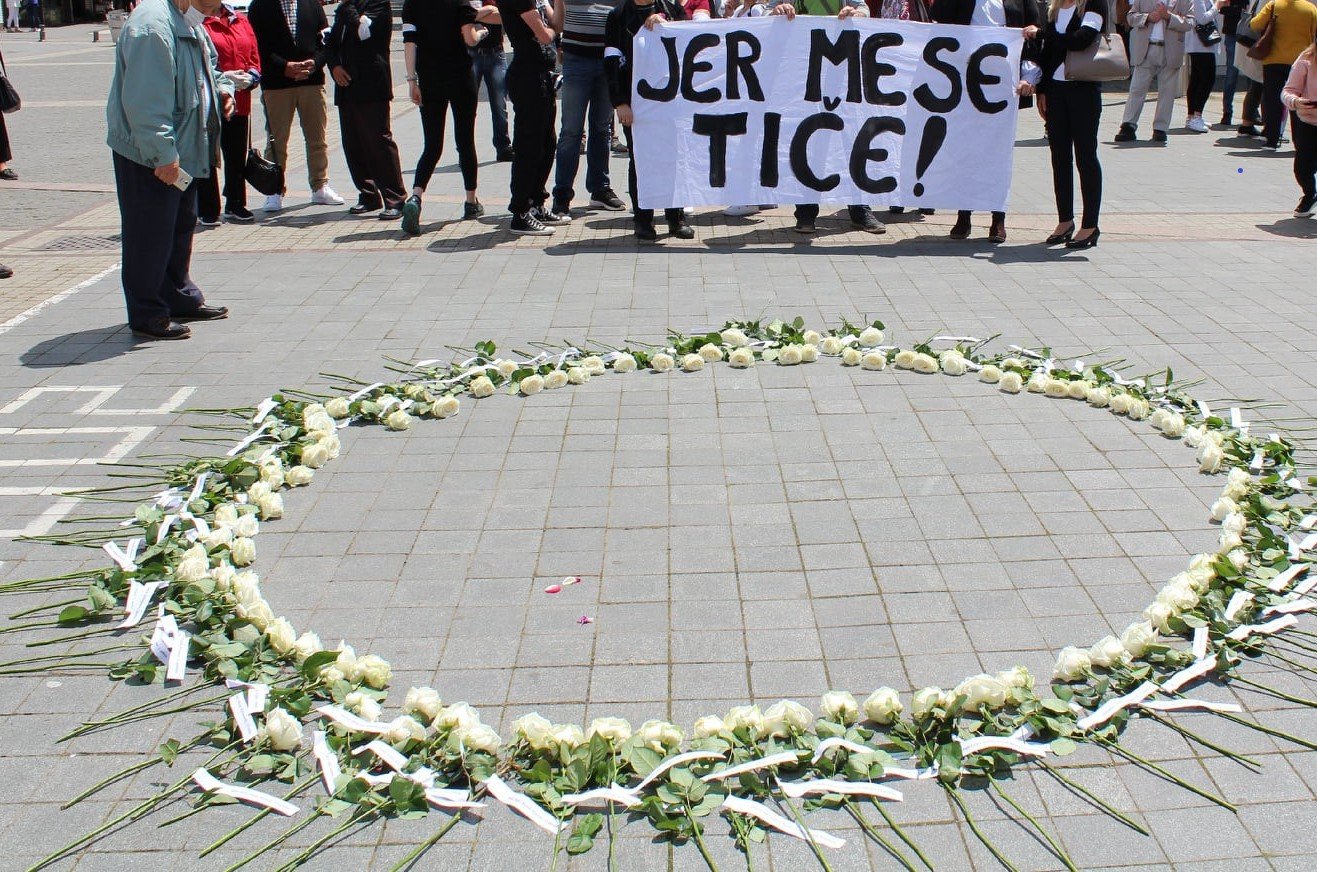 Giornata-delle-fasce-bianche-a-Trento-come-a-Prijedor