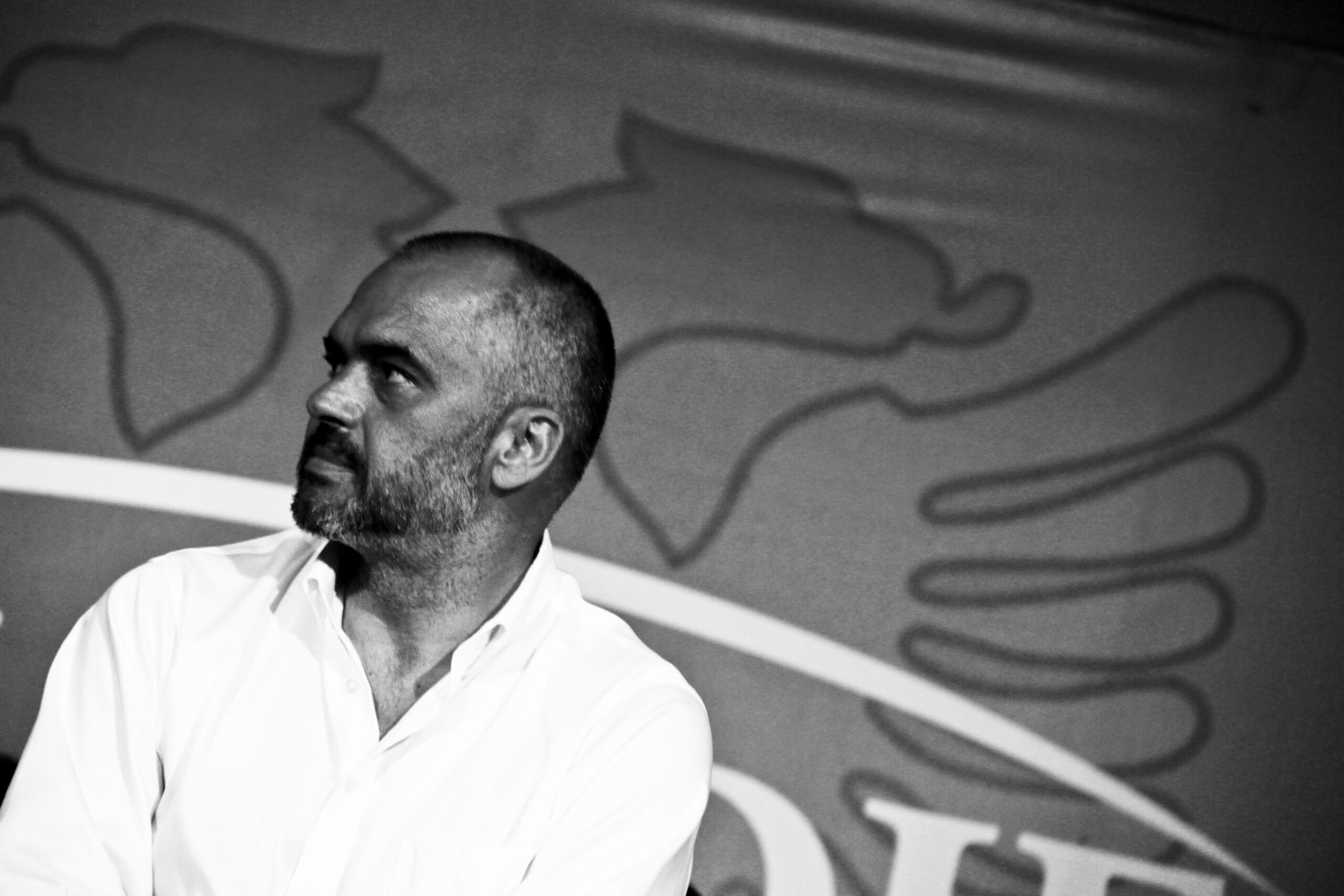 Giugno-2013-l-Albania-al-voto-10