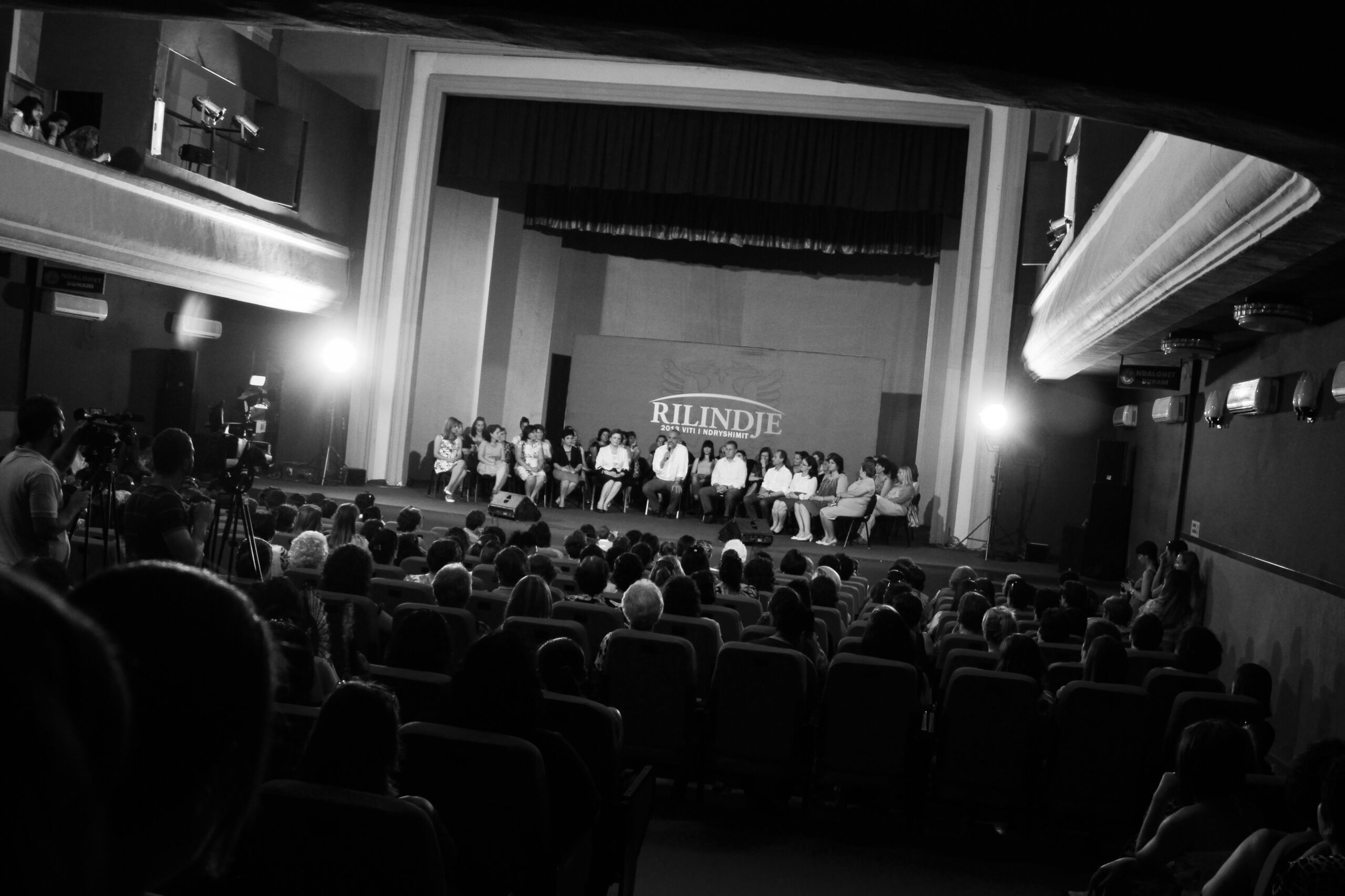 Giugno-2013-l-Albania-al-voto-11