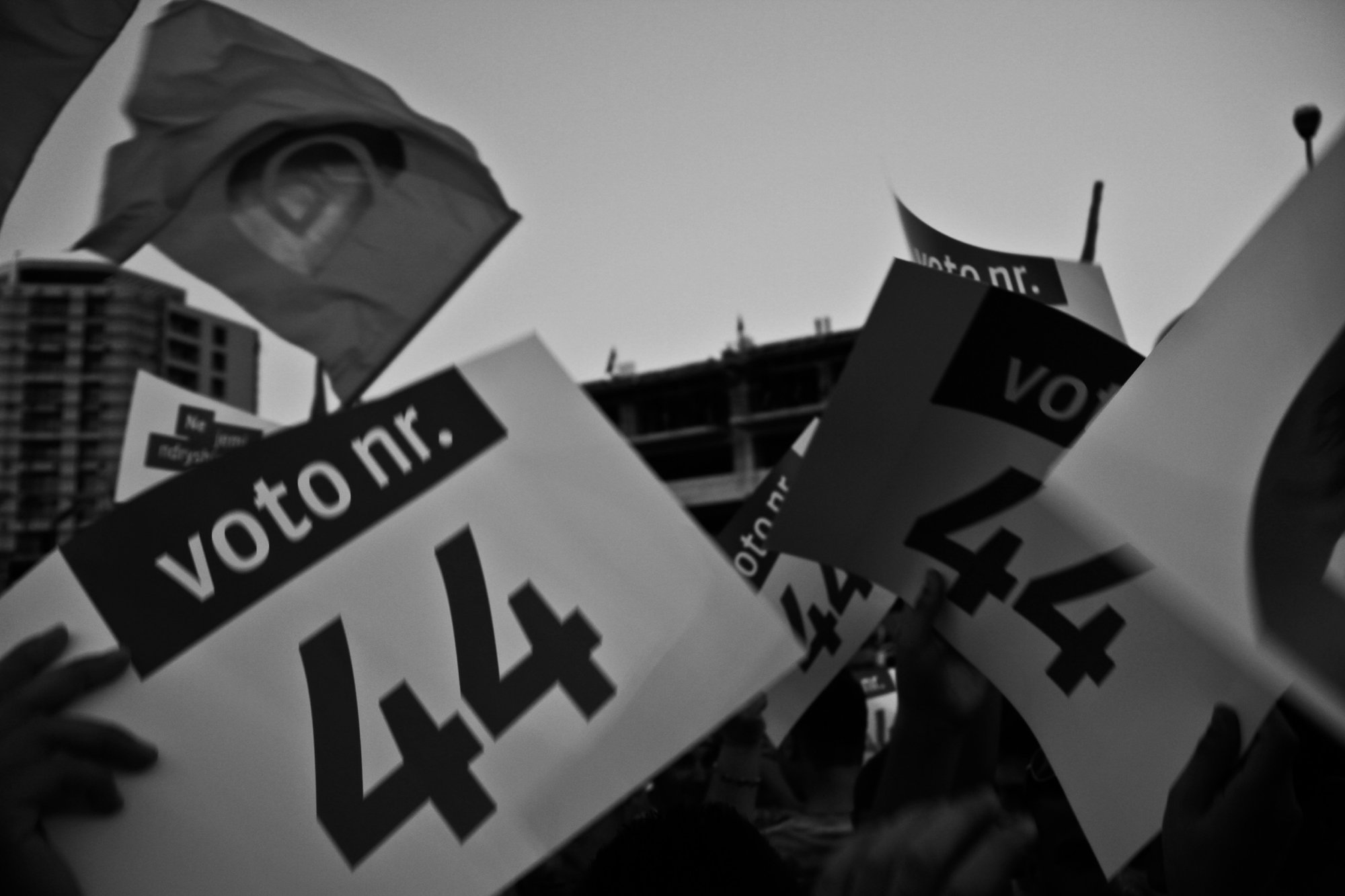 Giugno-2013-l-Albania-al-voto-7