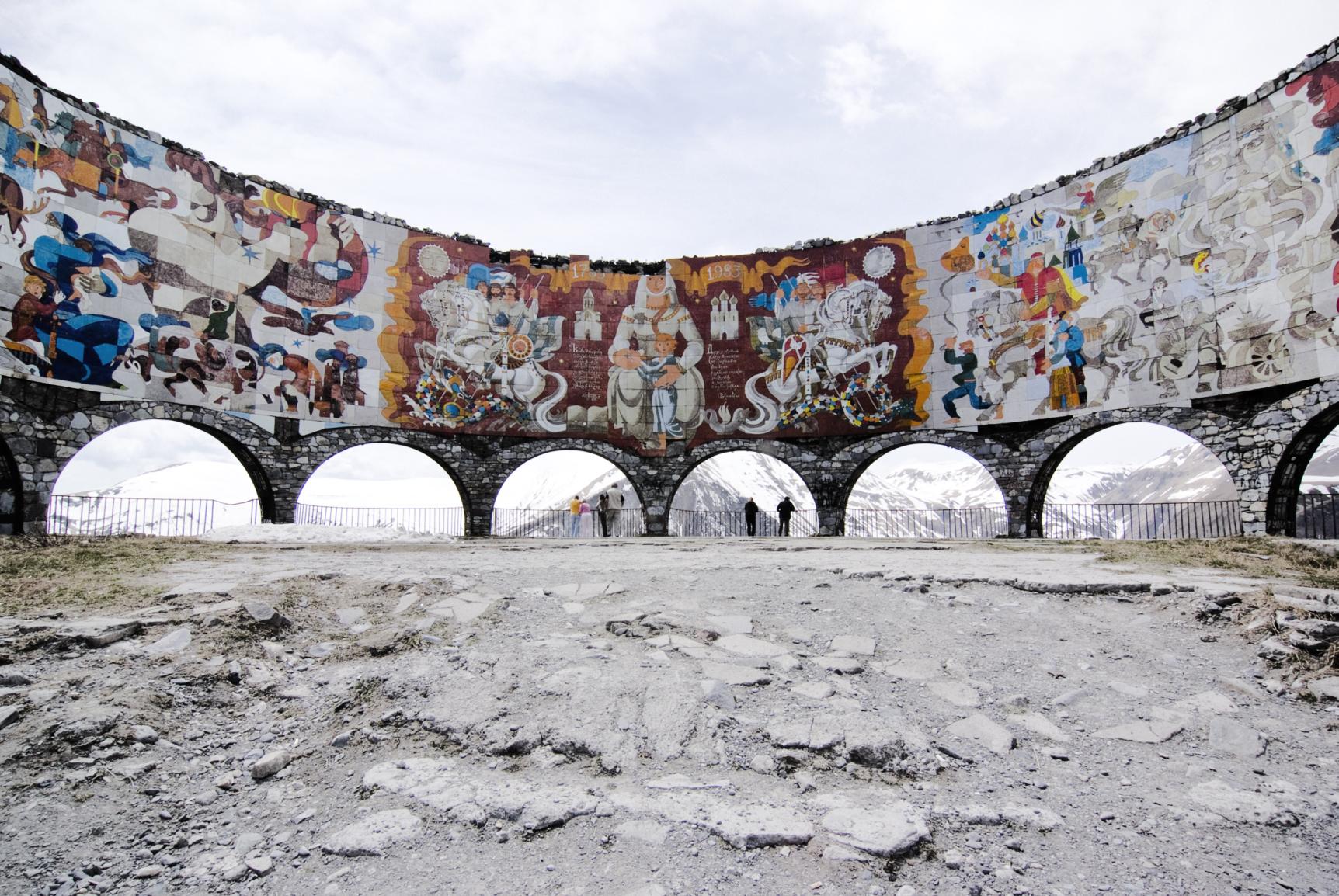 Monumento-all-amicizia-russo-georgiana