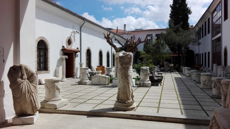 Mugla-il-cortile-del-museo-cittadino-2