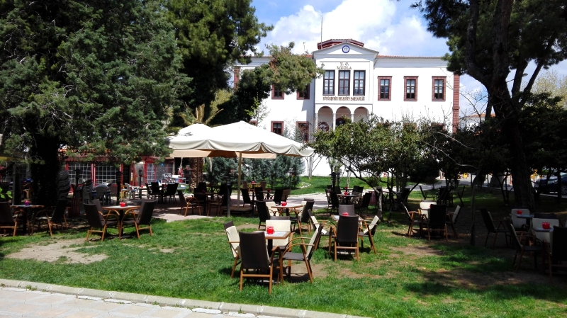 Mugla-palazzo-del-Comune-e-giardini-da-te-2