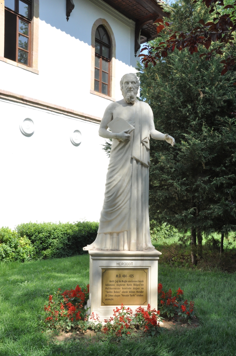 Mugla-statua-moderna-di-Erodoto-padre-della-storia