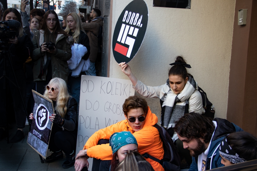 Serbia-a-Belgrado-le-proteste-contro-i-brogli